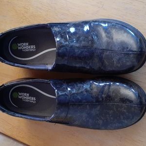 Dansko Work Wonder Patent Shoe/Clog Size 40 (9.5- 10)